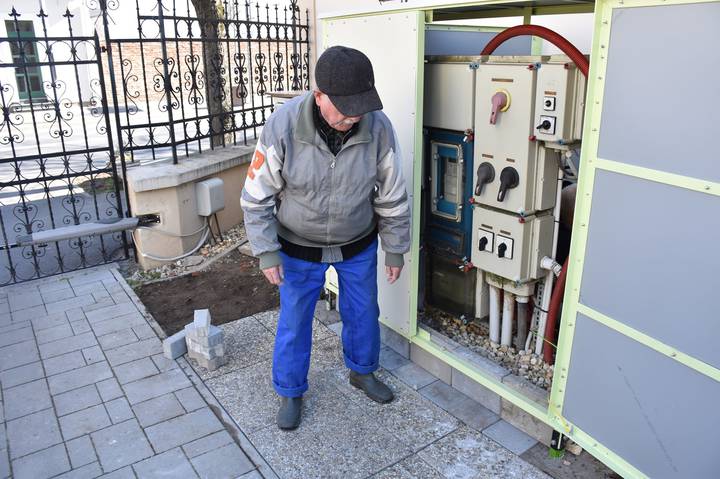 Szorgoskodtak a férfikör tagjai Szorgoskodtak a férfikör tagjai
