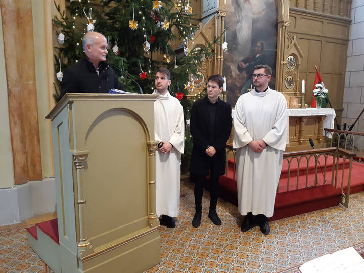 Fiatalokat támogat a Szeretetszolgálatért Alapítvány Fiatalokat támogat a Szeretetszolgálatért Alapítvány