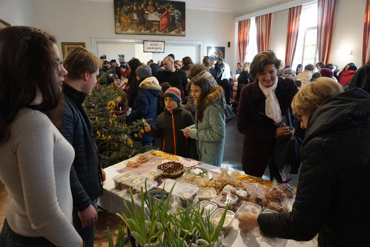 XX. Adventi jótékonysági vásár XX. Adventi jótékonysági vásár